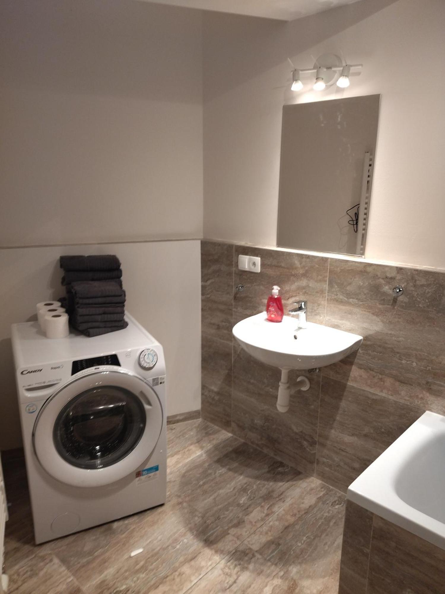 Brand New Studio Apartment #24 In Elite Residence With Free Secure Parking In The Center Praha Exteriér fotografie